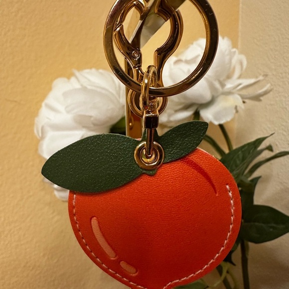 AirTag Holder Keychain Peach Design - Picture 1 of 2